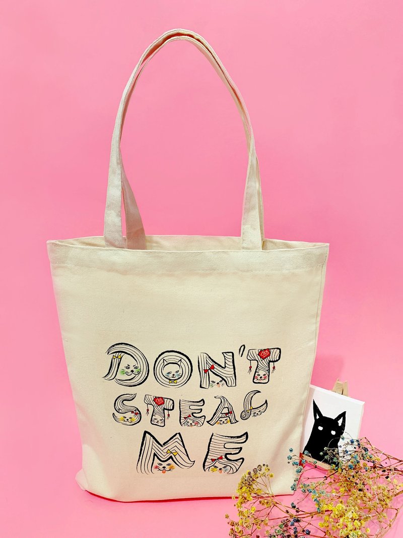 วัสดุอื่นๆ กระเป๋าถือ หลากหลายสี - Hairstyle cat don't steal my English alphabet canvas bag