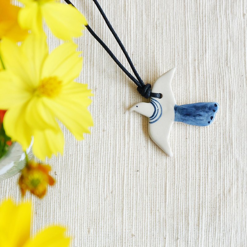 Navy bird necklace - Necklaces - Pottery Blue
