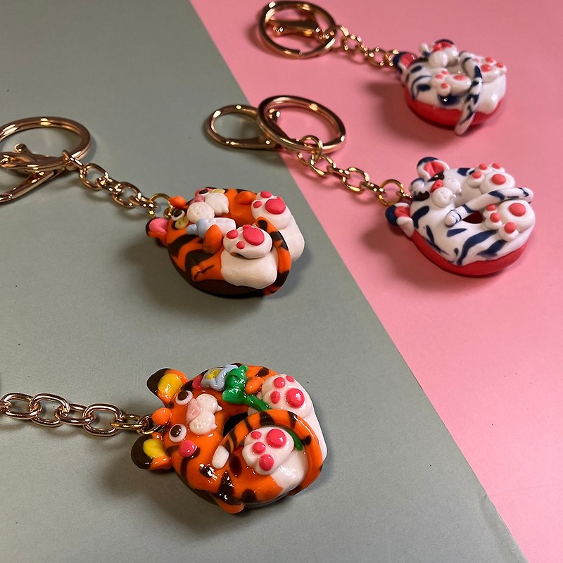 |Customizable| Handmade soft clay cute donut tiger keychain - Keychains - Pottery 