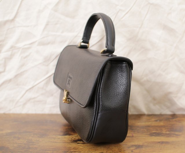 Back to Green:: Classic retro Burberry by-02 vintage bag