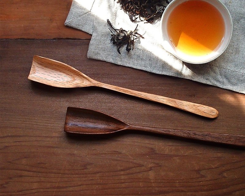 清製。手作木質長柄茶簀－胡桃木 / 紅橡木