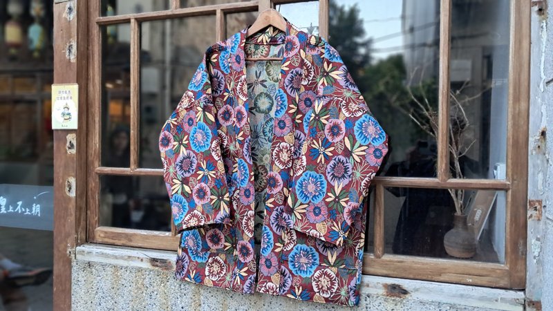 AMIN'S SHINY WORLD 繽紛抽象紅色花園提花 KIMONO - 女大衣/外套 - 棉．麻 多色