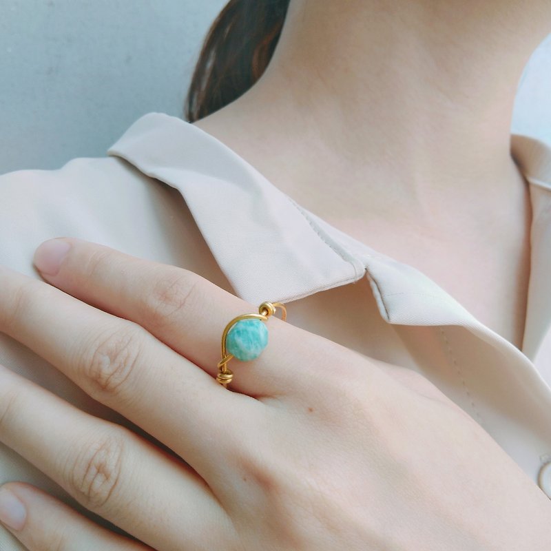 【天河石戒指】切面水晶/手作纏繞銅線/可客製化戒圍/Tiffany藍 - 手鍊/手鐲 - 水晶 藍色