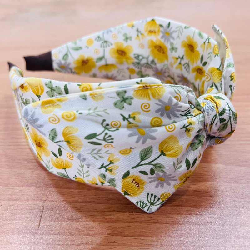 MOYA 寬版手工髮箍 小雛菊 - 髮夾/髮圈 - 棉．麻 藍色