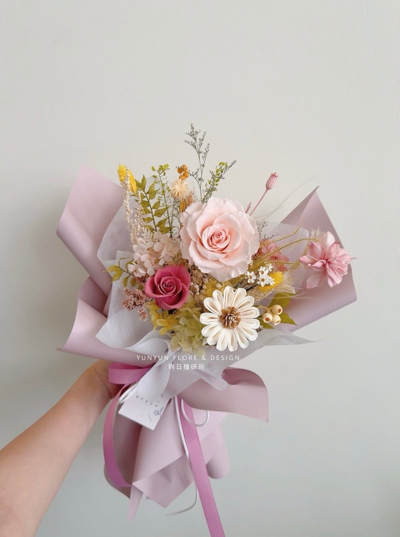 YUNYUN【Best-selling model】Non-withered flower & dry flower bouquet/M size - Dried Flowers & Bouquets - Plants & Flowers Pink