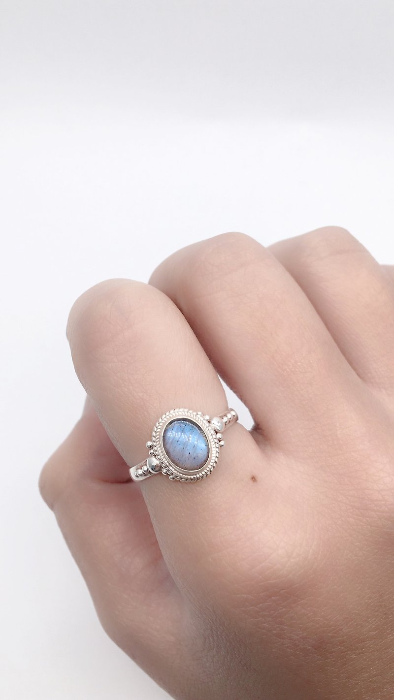 拉長石925純銀典雅款戒指 尼泊爾手工鑲嵌製作 - 戒指 - 寶石 藍色