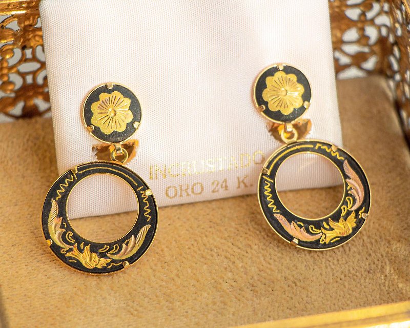 Spanish antique Damascus 24K metal inlay craft flower and bird totem ring pendant Clip-On - Earrings & Clip-ons - 24K Gold Gold