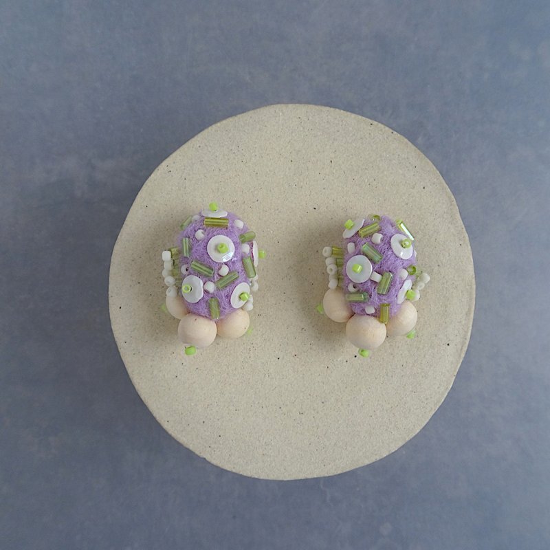 【ピアス】羊毛ビーズのビジュー耳飾り - 耳環/耳夾/耳骨夾 - 繡線 紫色