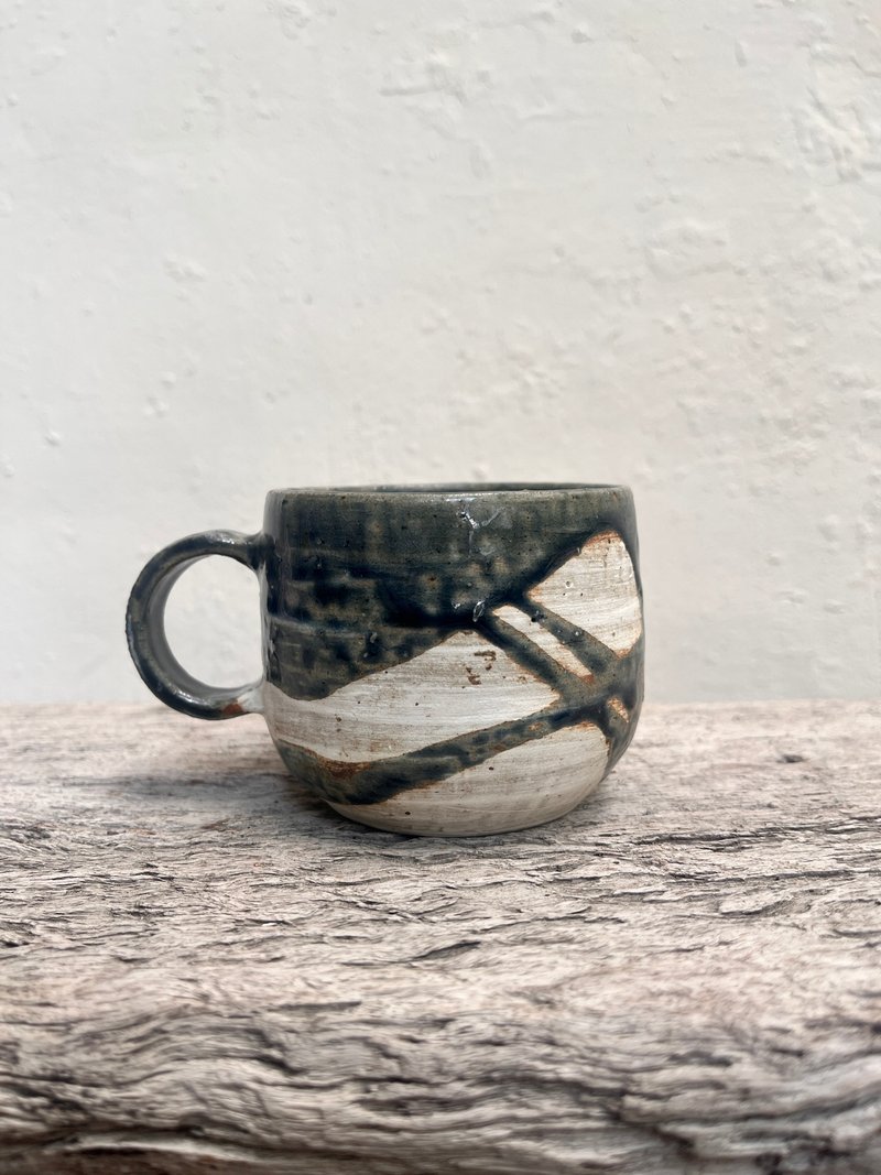 Dark Blue Coffee Cup Medium Size 2 | Pottery - แก้วมัค/แก้วกาแฟ - ดินเผา สีดำ