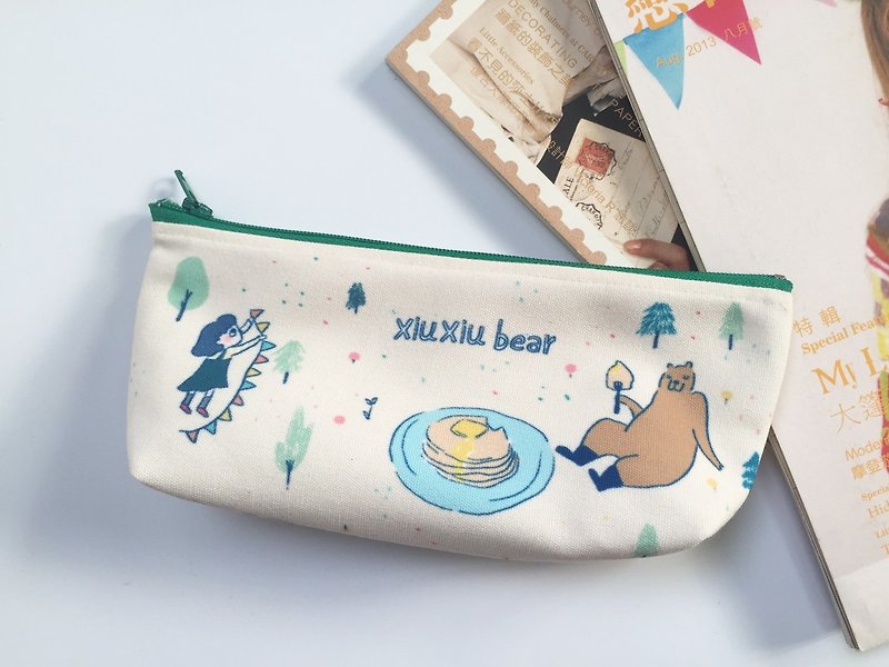 森の中のマフィン口の鉛筆の袋を食べるクマの家族とのコール - ペンケース・筆箱 - その他の素材 多色