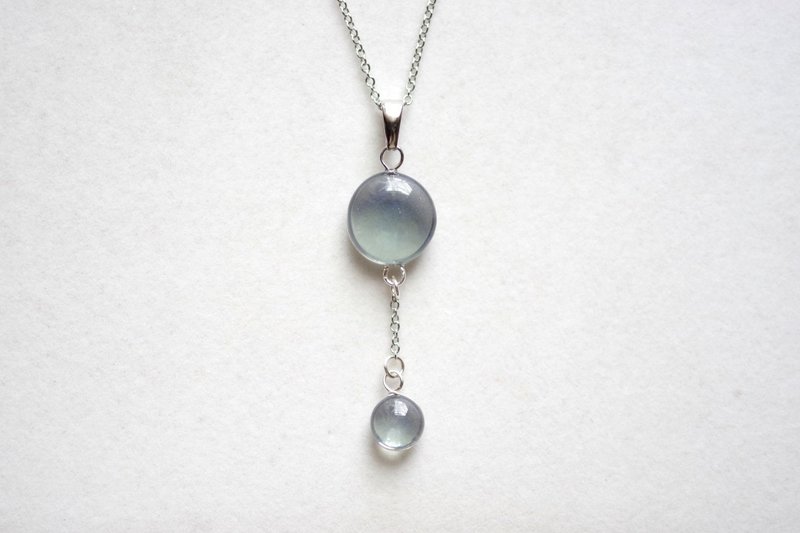 レジンアート　二粒の水滴ペンダント・優しい影を残して - ネックレス - その他の素材 グレー
