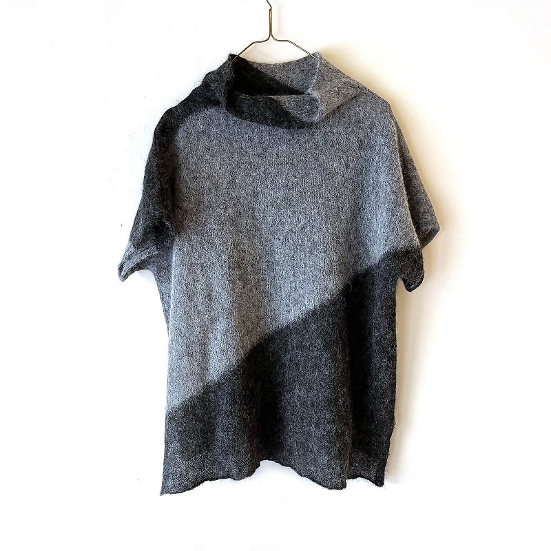 Color matching two-wear short-sleeved alpaca sweater-black and gray