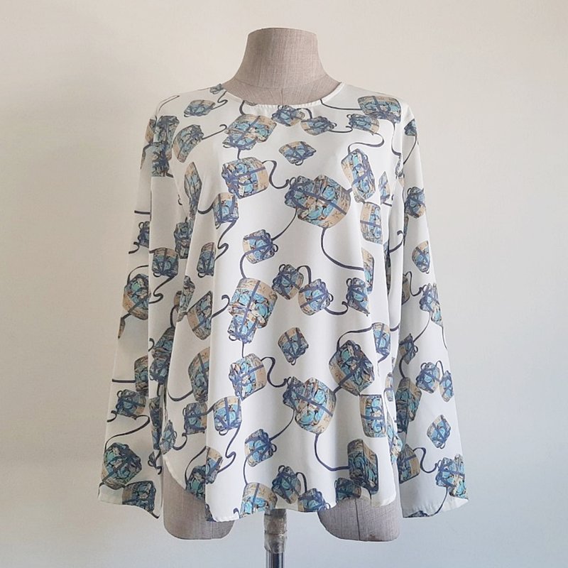 Medium Vintage Blue White Novelty Print Blouse Womens Long Sleeve Top M - 女上衣/長袖上衣 - 聚酯纖維 白色