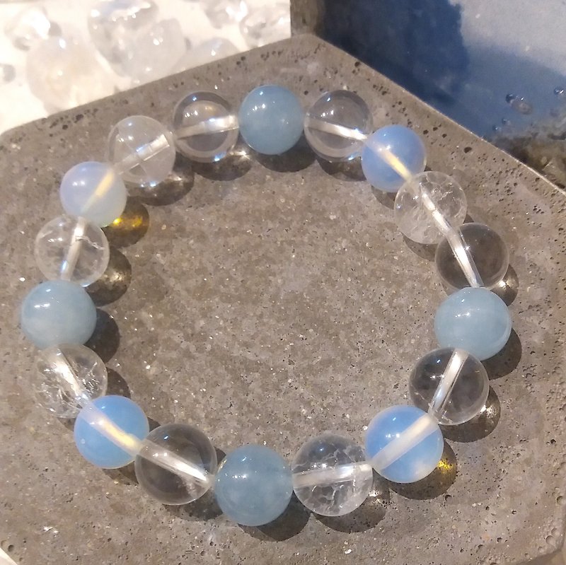 【Ocean】Crystal Stone Bracelet / Aquamarine X Opal X Quartz - Bracelets - Semi-Precious Stones Blue