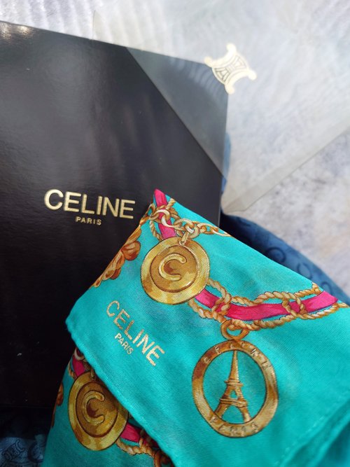 すぐ届く ギフトにも♪【CELINE】ペタル カフ ゴールド ギフトにも♡】セリーヌ トリオンフ ブレスレット (CELINE