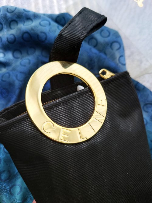 新品 ギフトボックス CELINE ビッグゴールドリング 収納バッグ