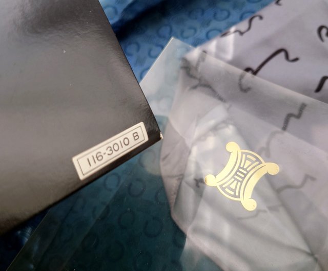 新品 ギフトボックス CELINE ビッグゴールドリング 収納バッグ