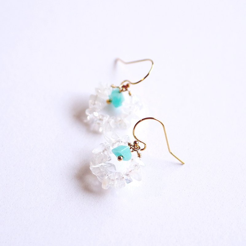 Translucent small stone earrings blue halo moonstone Tianhe stone circle 14K clear and no pressure - ต่างหู - เครื่องเพชรพลอย ขาว