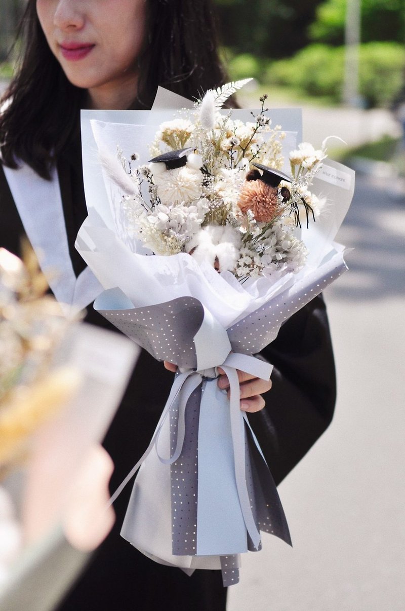 Graduation Bouquet | Graduation Bear Medium Bouquet [Mint Ice Cream]-Graduation Gift/Dry Flower - ช่อดอกไม้แห้ง - พืช/ดอกไม้ สีเทา