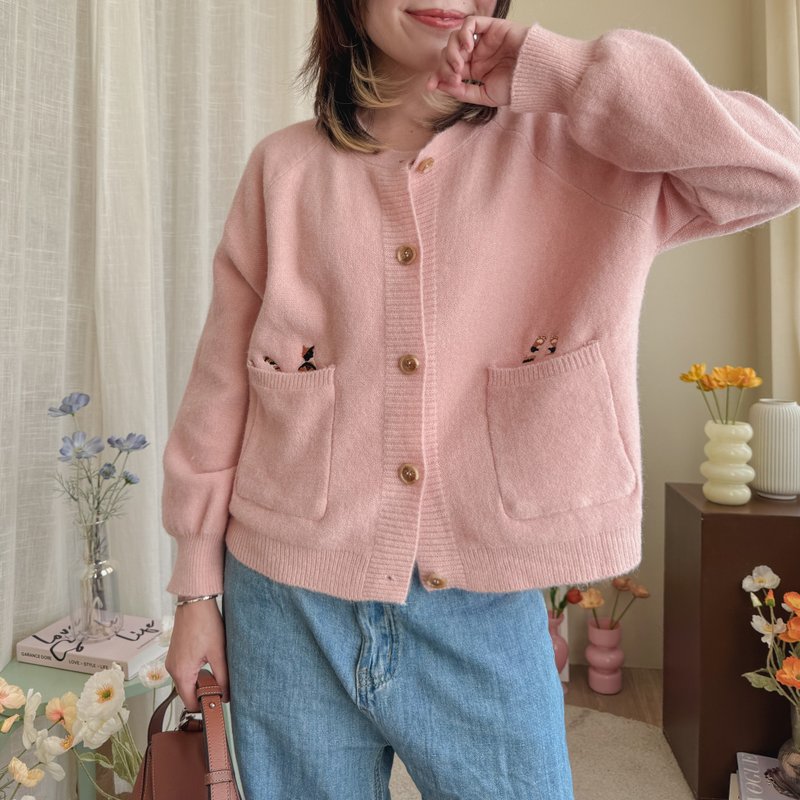 Cardigan with pockets (Pink) : Cat - สเวตเตอร์ผู้หญิง - เส้นใยสังเคราะห์ สึชมพู