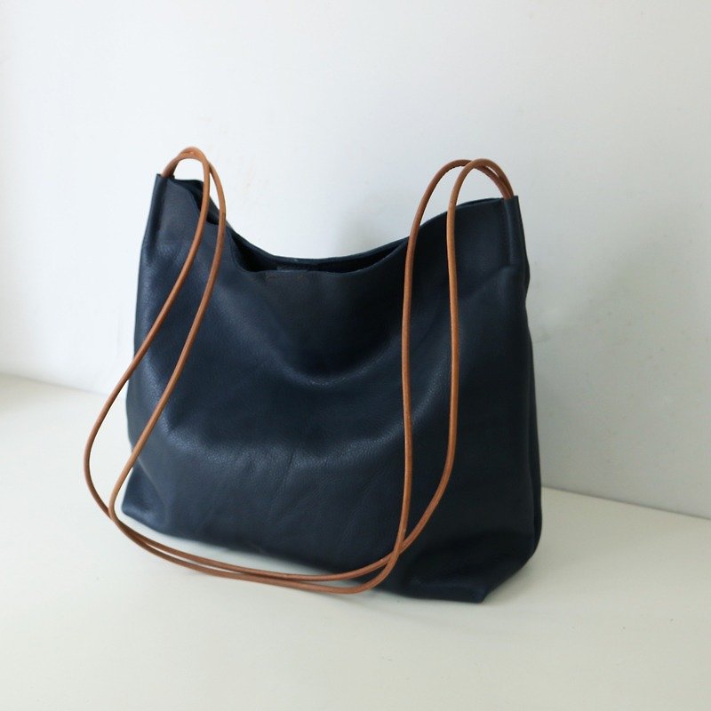 Niche design original handmade simple dark blue cowhide satchel without shoulder pad DJ16001