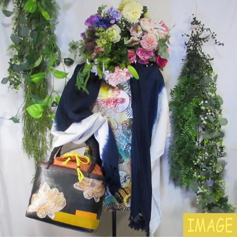 Basket bag/Ikkanbari/Arranged with painted flower lover fabric and felt/The inside and bottom are blue/2 types of cloth drawstring bags available/Convenient size - อื่นๆ - กระดาษ สีนำ้ตาล