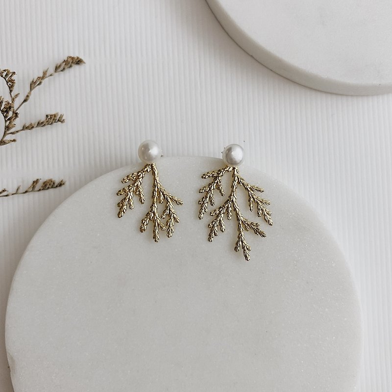 Combination earrings/leaf&#39;s madness/hinoki (needle clip optional)
