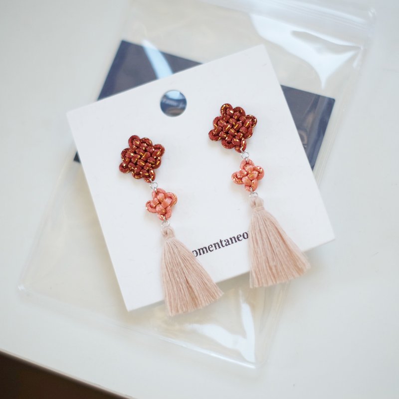 MOMENT_S | Gold Sparkling Twin Chinese Knot Earrings