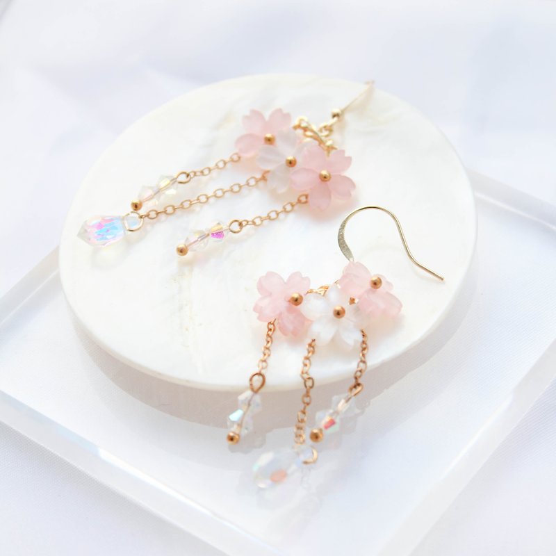 อะคริลิค ต่างหู สึชมพู - Japanese cherry blossom dangle earrings