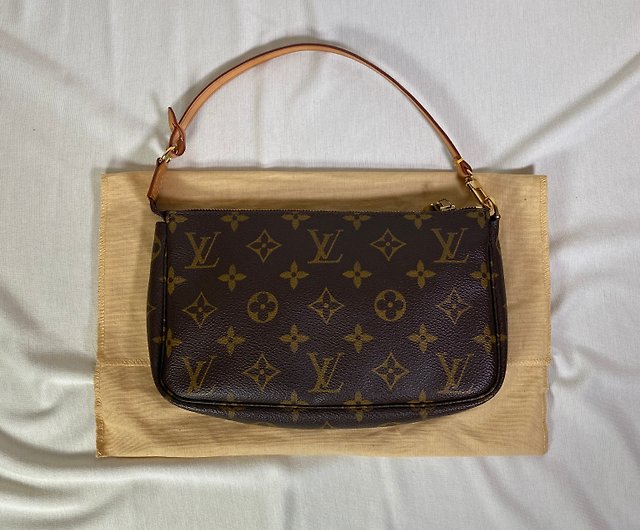 Louis Vuitton 2001 monogram pochette LV presbyopic clutch bag large bird bag  - Shop RARE TO GO Messenger Bags & Sling Bags - Pinkoi