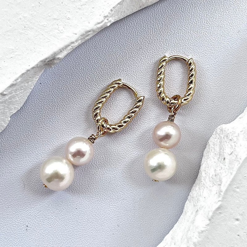 Twisted Gold and Double Pearl Drop Earrings - ต่างหู - ไข่มุก ขาว