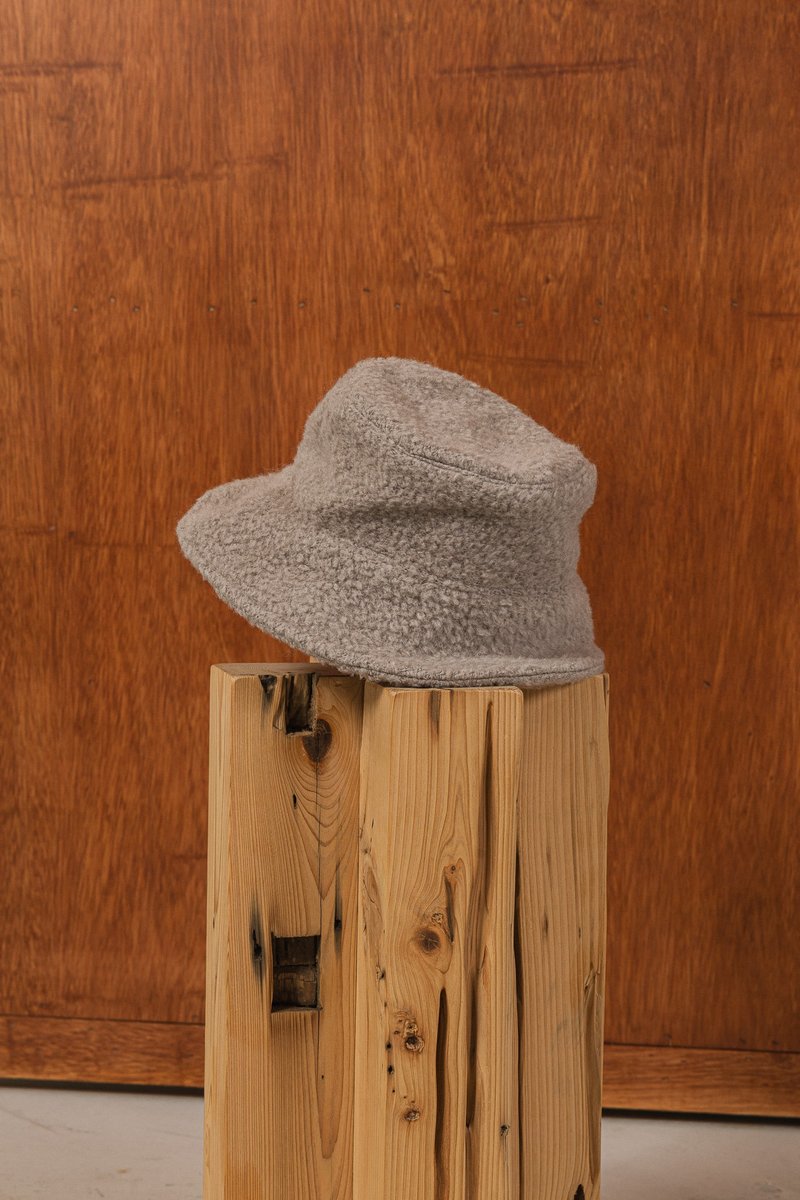 handmade cashmere hat 手作羊絨鐘形帽 Grey 朦朧灰 - 帽子 - 羊毛 銀色
