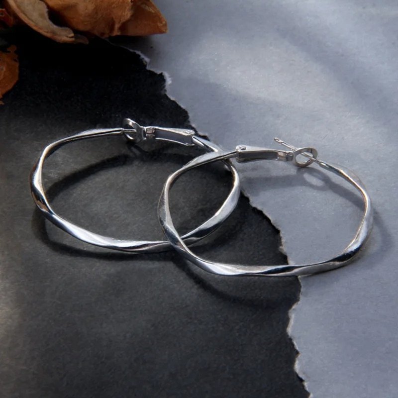 Twisted Irregular Round Square Hoop Earrings Women Glossy 925 Sterling Silver - 耳環/耳夾/耳骨夾 - 純銀 銀色