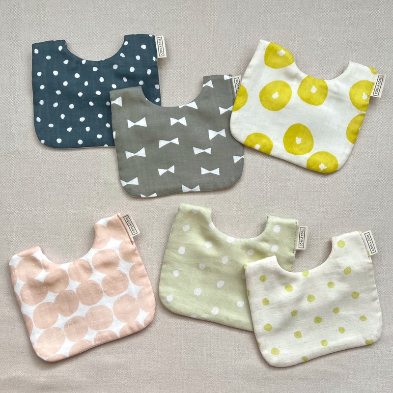 【客製刺繡】涼夏風兒輕輕吹 口水巾 八層紗 - 圍兜/口水巾 - 棉．麻 多色