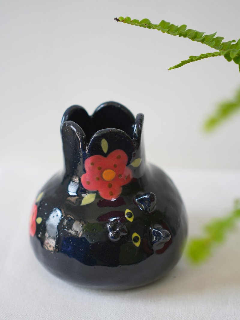 花の器皿 • 綻放黑貓 - 花瓶/花器 - 陶 黑色