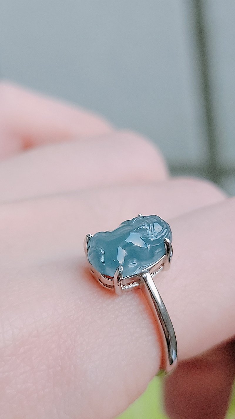 |招財神獸|a貨翡翠冰玻牛仔藍起膠貔貅11mm純銀鍍18k極簡戒指 - 戒指 - 玉石 