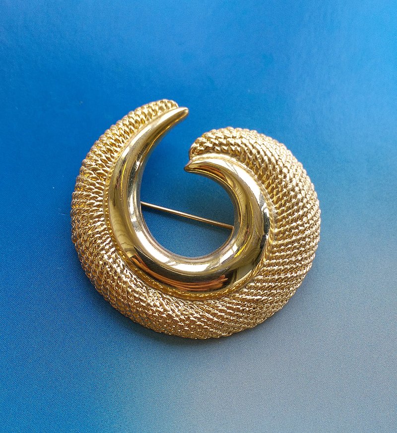 Vintage Jewelry 西洋古董飾品 NAPIER 金屬調 摩登 簡約 別針 - 徽章/別針 - 其他金屬 金色