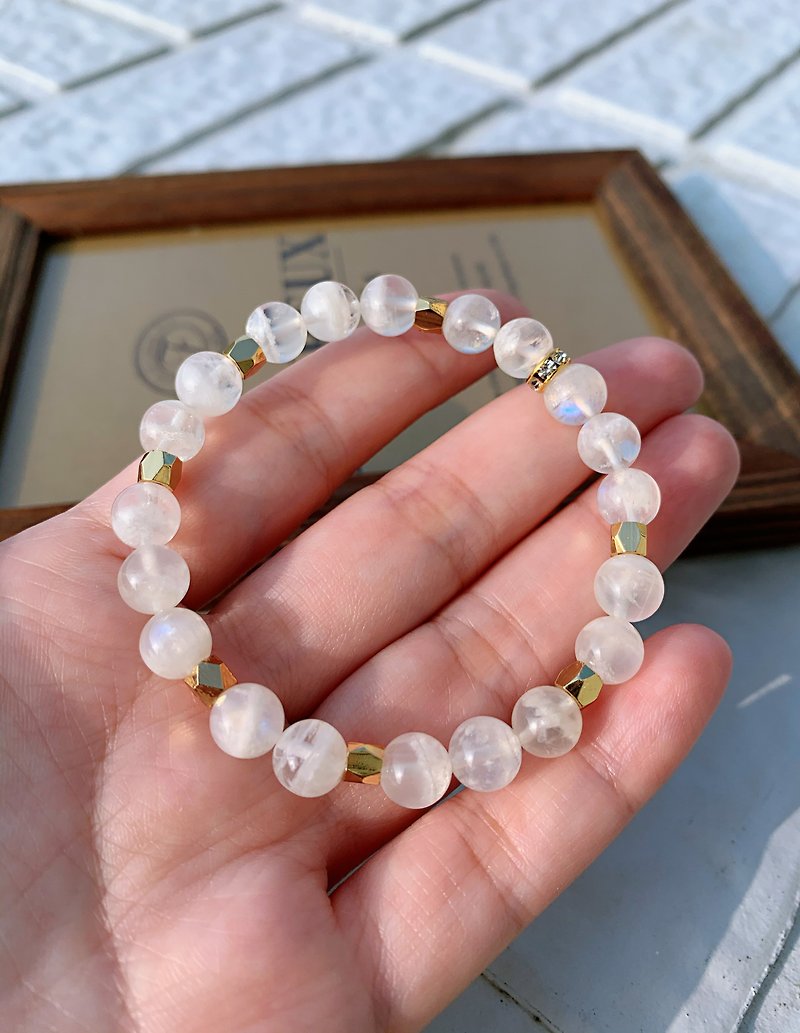 Mother's Day Limited Time Offer Gifts Blue Halo Melaleuca White Moonstone Hand-made Design Energy Crystal Bracelet - สร้อยข้อมือ - คริสตัล 