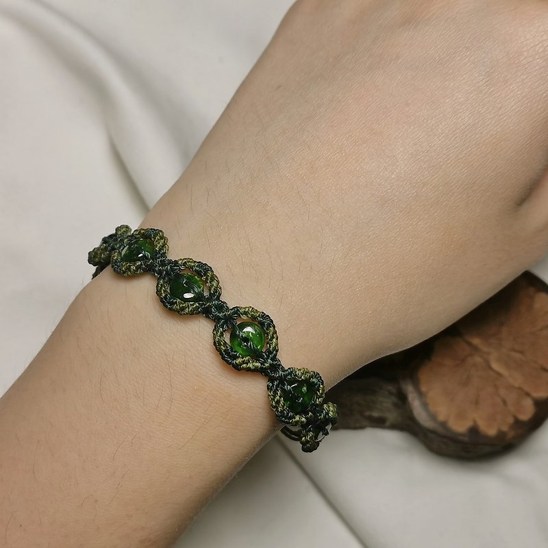 寰-鉻透輝石-蠟線編織設計手環/透輝石手鏈 - 手鍊/手鐲 - 寶石 綠色
