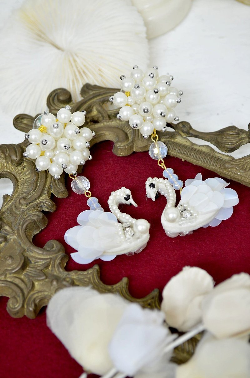 TIMBEE LO Handmade Beaded White Swan Earrings - Earrings & Clip-ons - Other Man-Made Fibers White