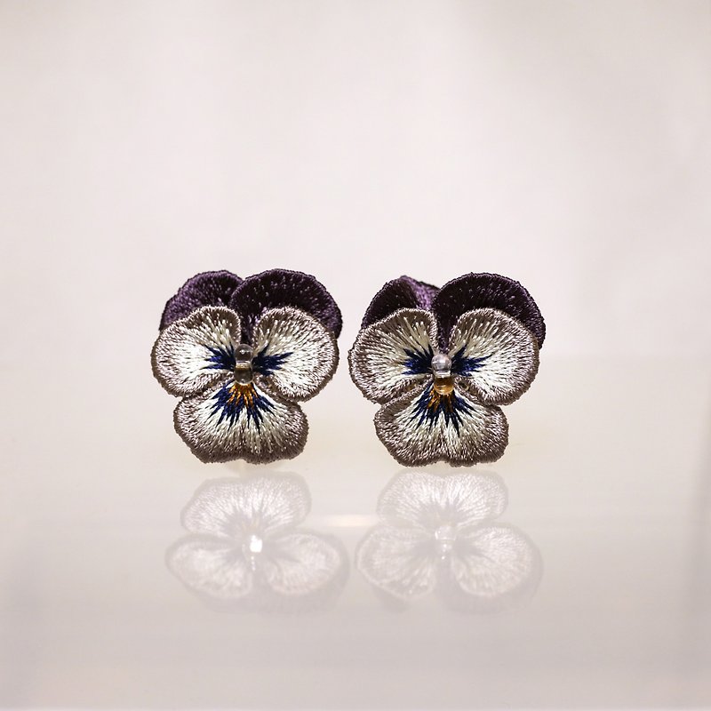 Viola embroidery earring antique purple - Earrings & Clip-ons - Thread Purple