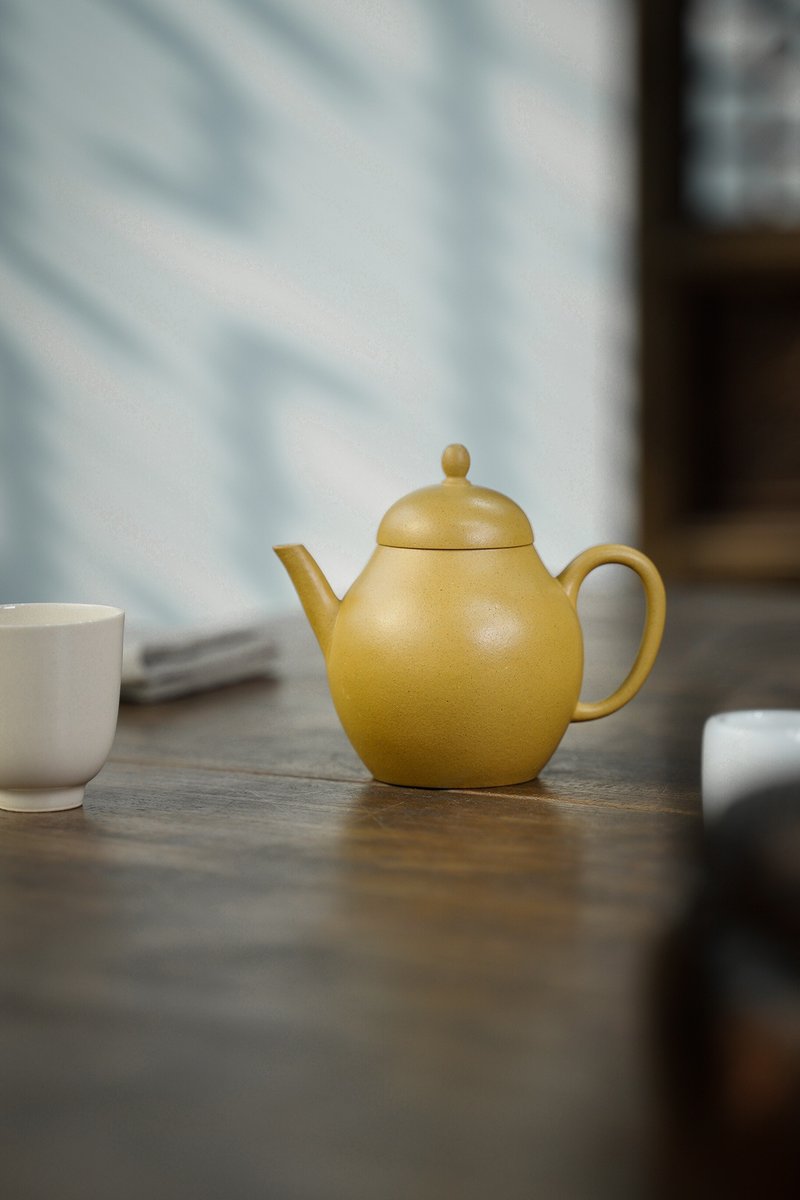 宜興紫砂壺 送禮佳品 茶具茶壺 範倩茹手制 梨形壺 130cc 獨孔 - 茶壺/茶杯/茶具 - 陶 黃色