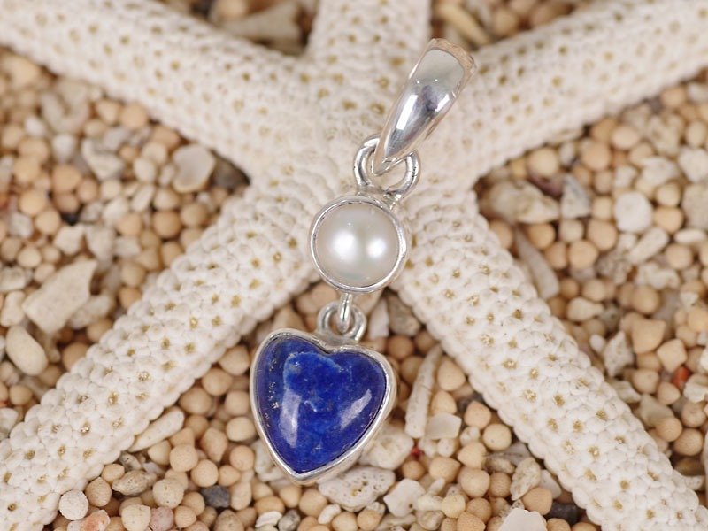 Heart lapis lazuli and freshwater pearl pendant top