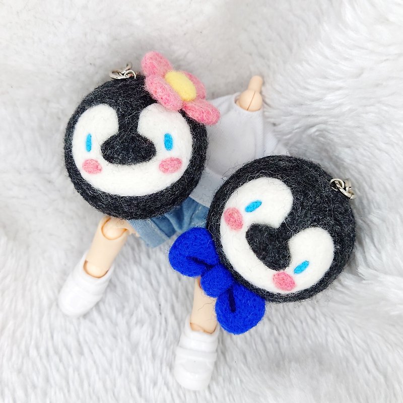 Ball Shape penguin   Wool felt, Handmade, Accessories, Couple Set - พวงกุญแจ - ขนแกะ 