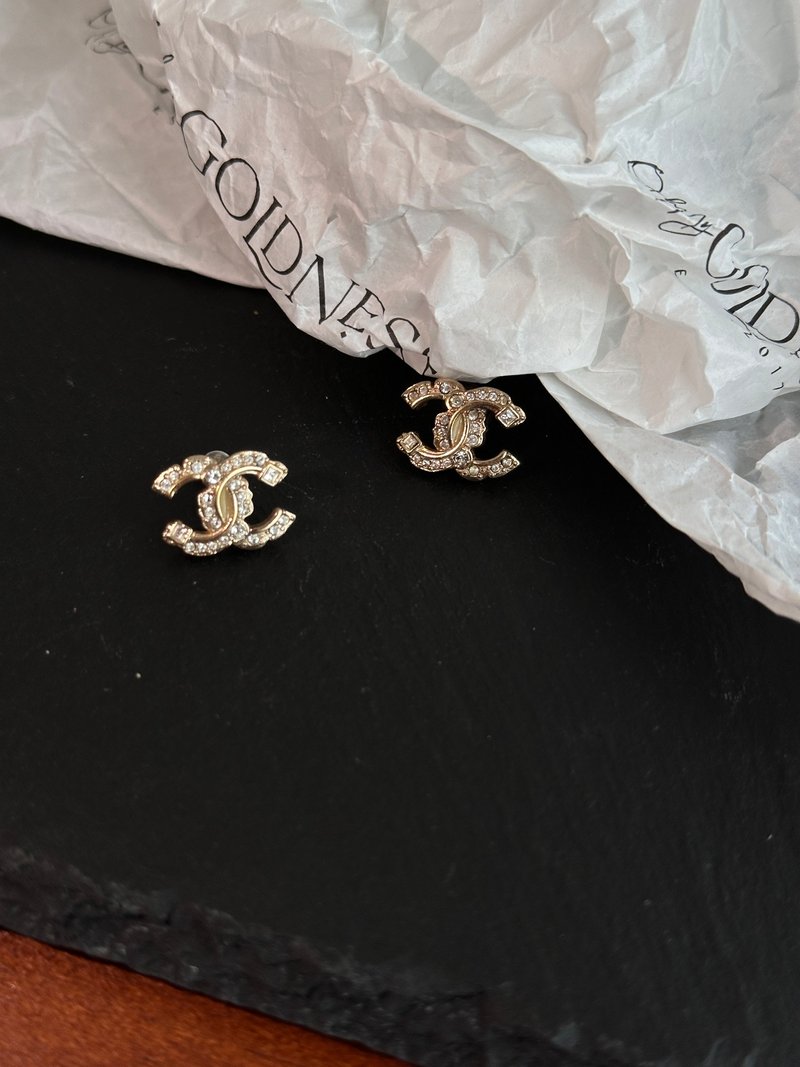 中古品 CHANEL 香奈兒 水鑽雙CC耳釘 - 耳環/耳夾/耳骨夾 - 銀 銀色