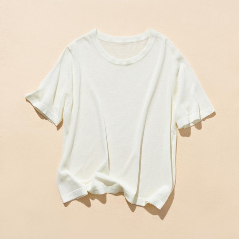 UV-cut processing makes it comfortable even in midsummer! Sheer knit Summer knit White 240514-1 - เสื้อผู้หญิง - ผ้าฝ้าย/ผ้าลินิน 