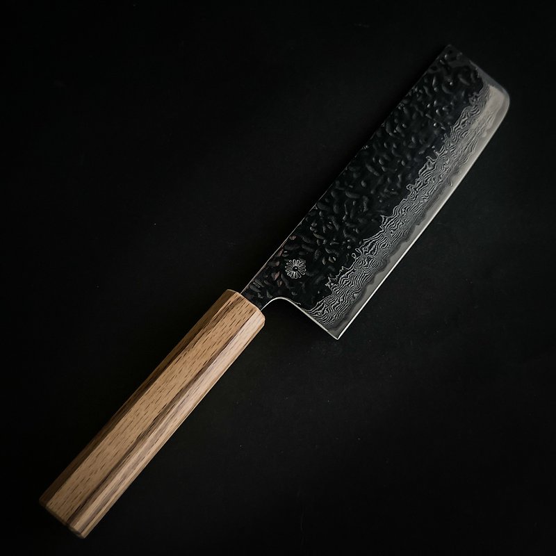 Kikusumi NATUR Kashi Nakiri Knife Damascus 17 cm Japanese Oak Handle - มีด - สแตนเลส สีเงิน