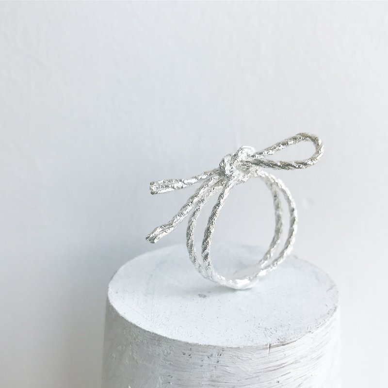 Tied up Ring ▪ Rope Series Sterling Silver Ring - แหวนทั่วไป - กระดาษ ขาว