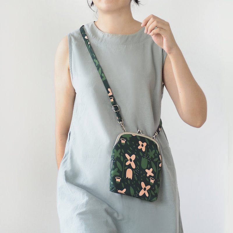 Canvas Polyester Recycled PET-Mini purse for phone Cosmos - その他 - サステナブル素材 ブラック