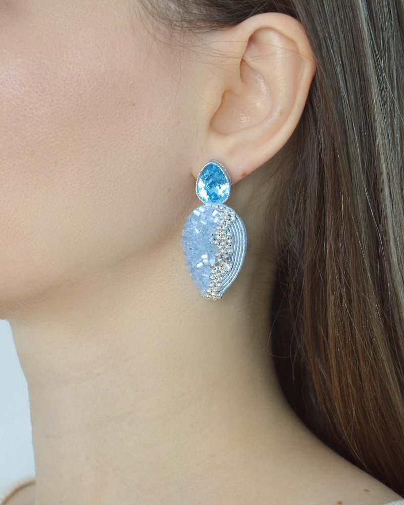 Earrings Simeiz with crystals in blue colour - 耳環/耳夾 - 其他材質 藍色